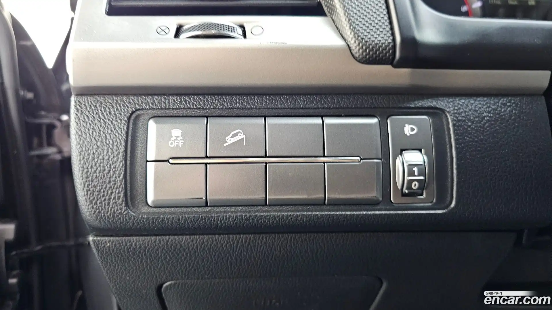 Rexton KG Mobility 2018.8-OPTION-041