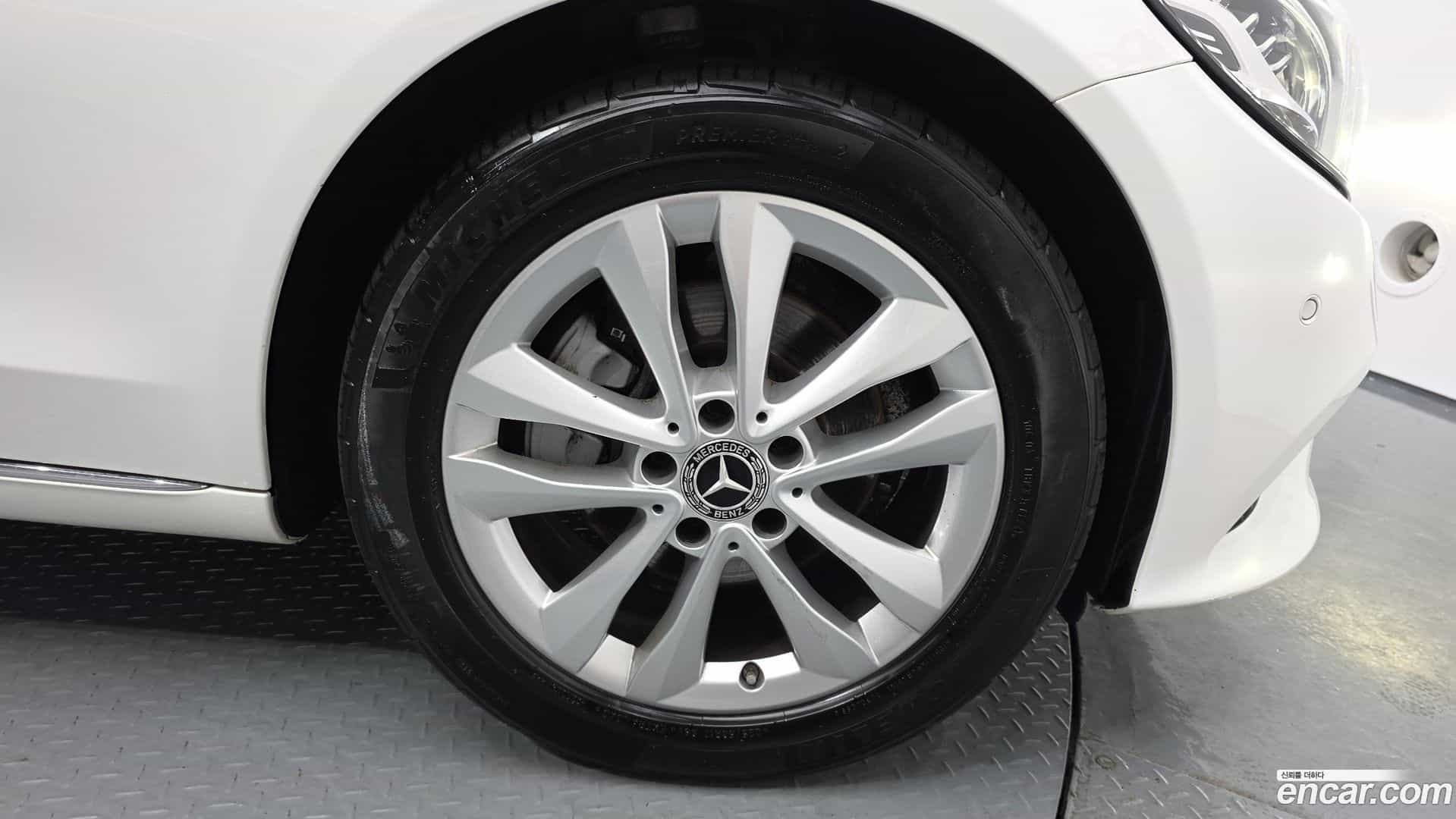C-Class Mercedes-Benz 2019.1-OUTER-005