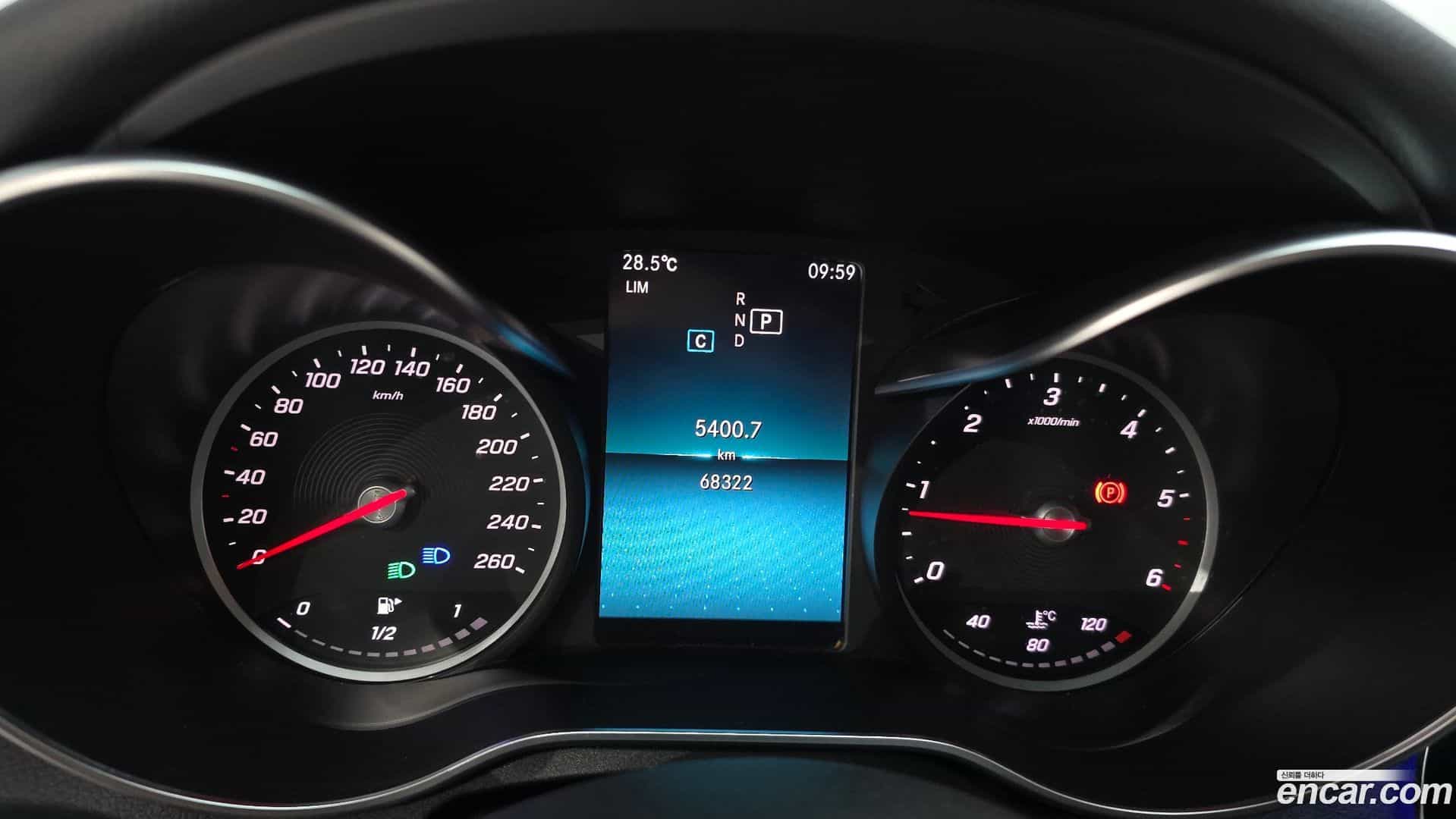 C-Class Mercedes-Benz 2019.1-INNER-008