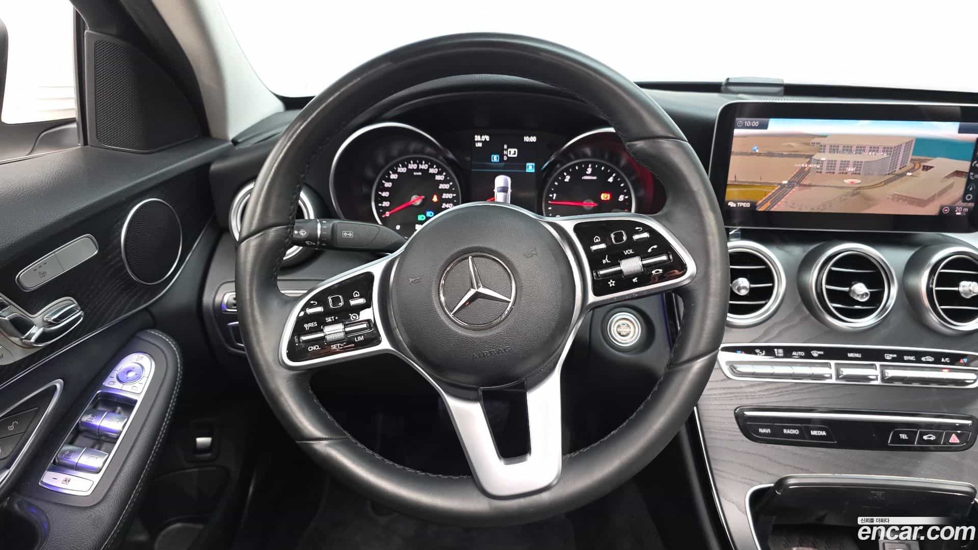 C-Class Mercedes-Benz 2019.1-OPTION-017