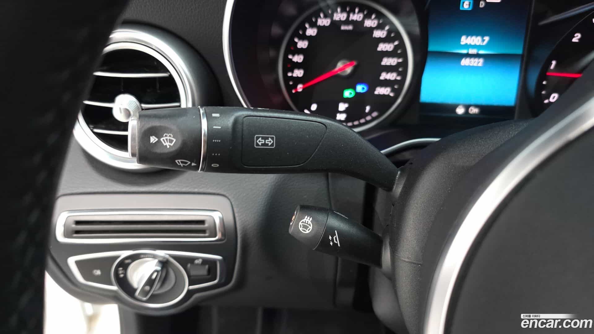 C-Class Mercedes-Benz 2019.1-OPTION-020