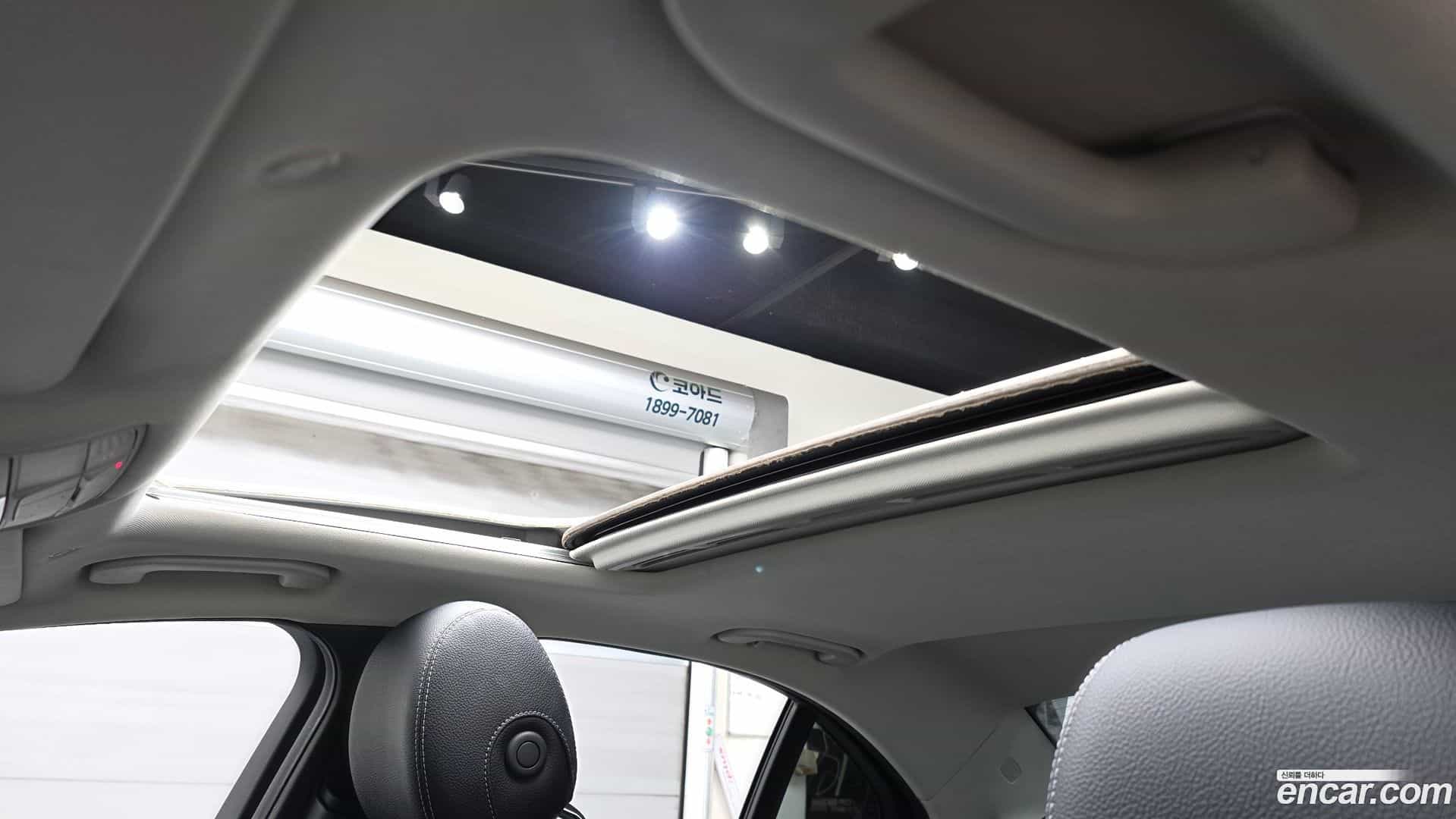 C-Class Mercedes-Benz 2019.1-OPTION-023
