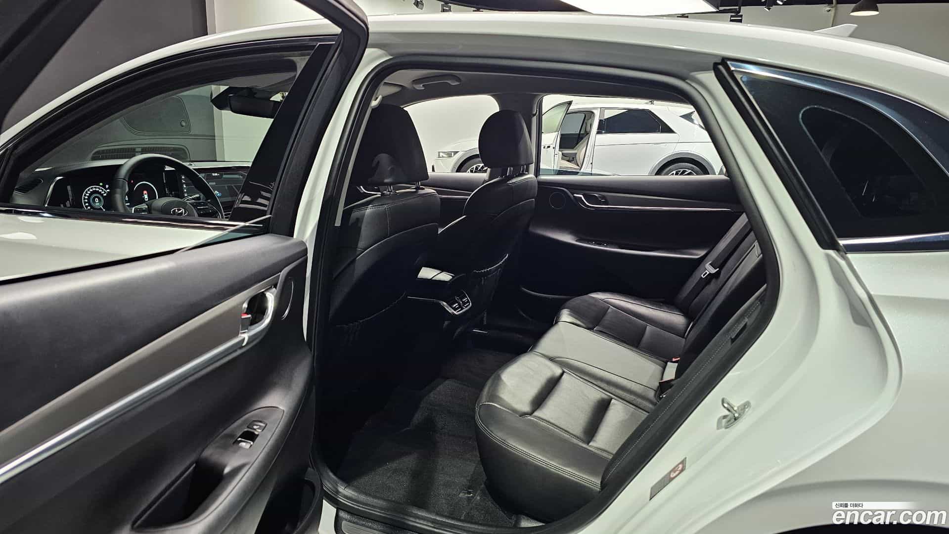 Grandeur Hyundai 2021.6-OPTION-015