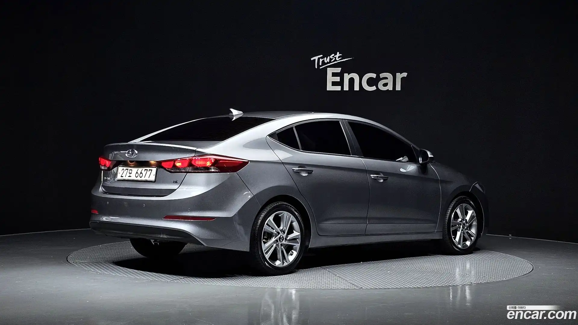 AVANTE Hyundai 2018.4-OUTER-002