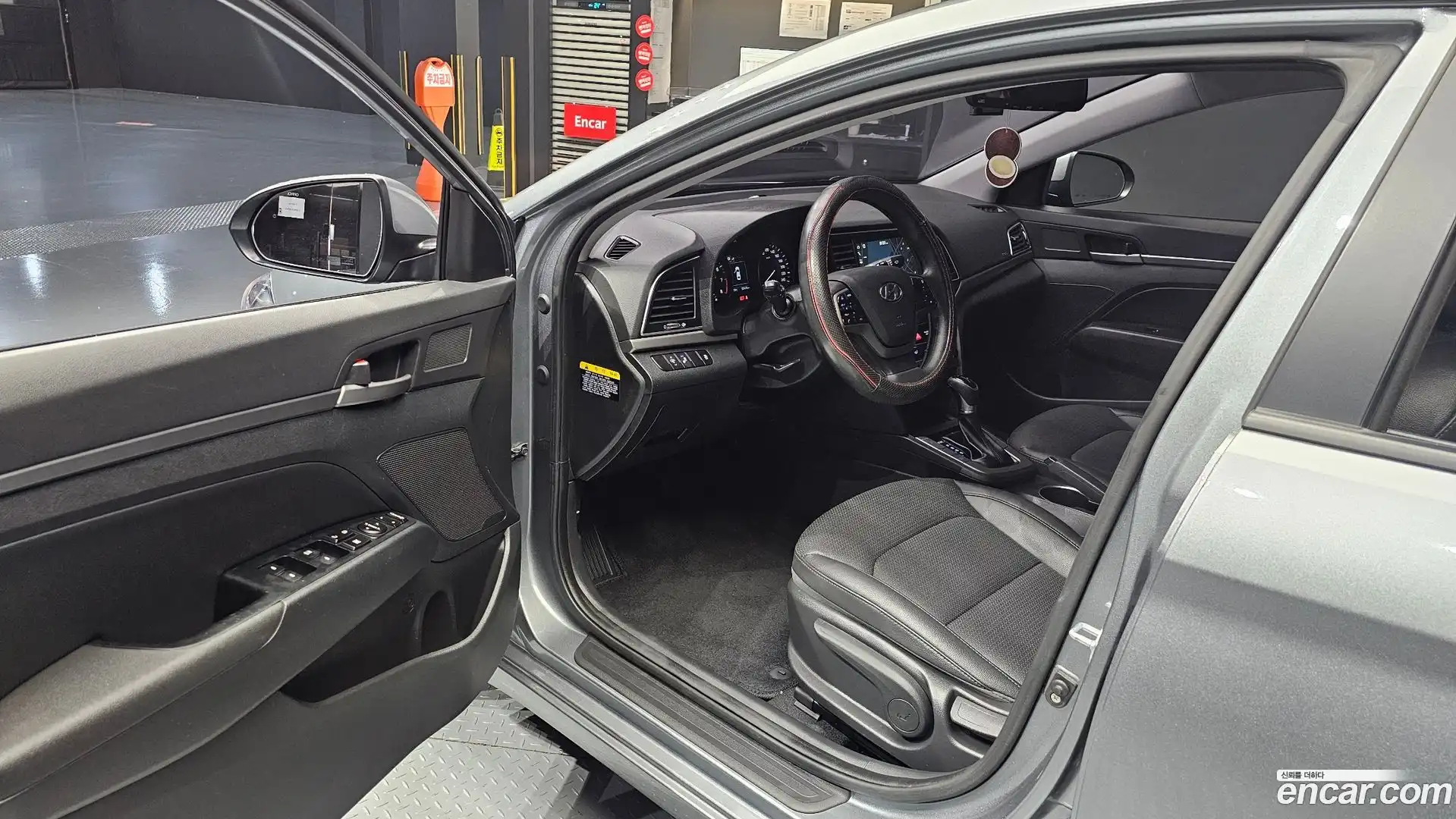AVANTE Hyundai 2018.4-INNER-010