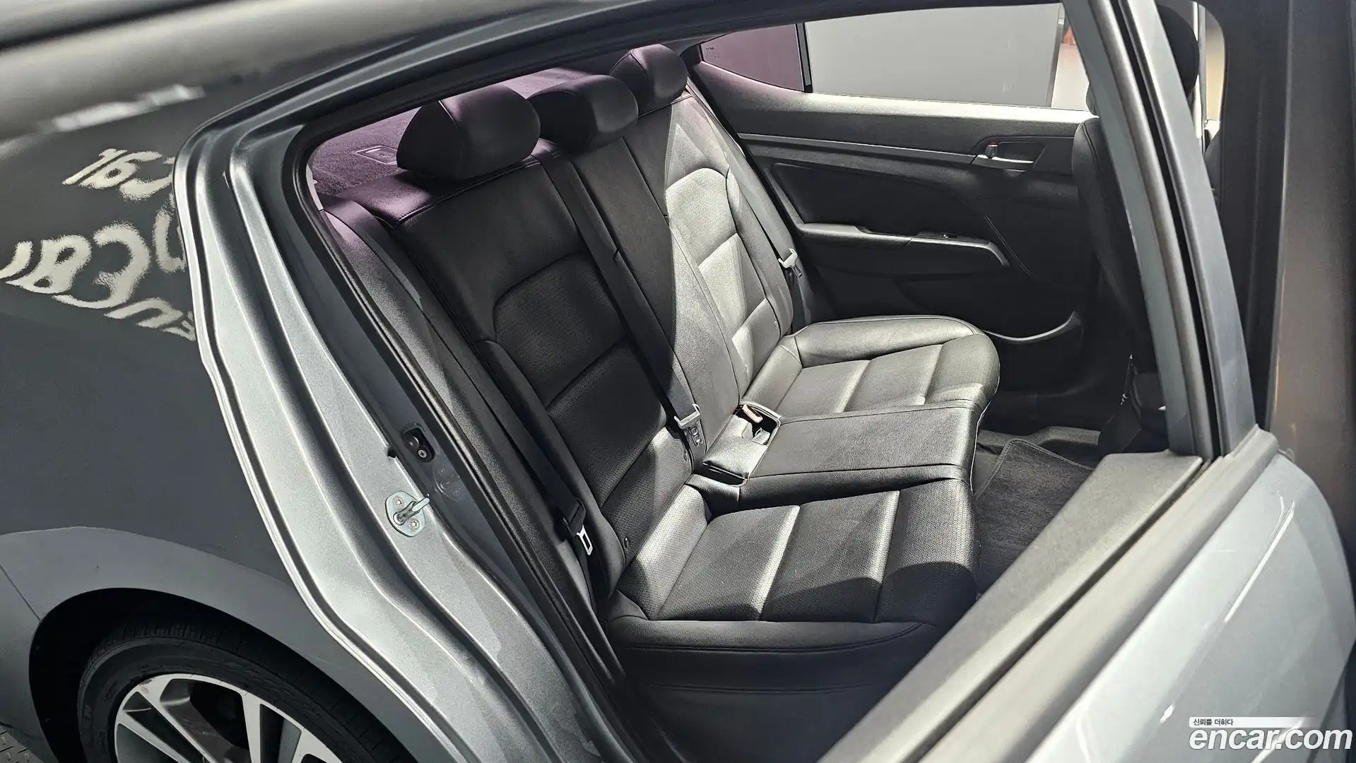 AVANTE Hyundai 2018.4-OPTION-015