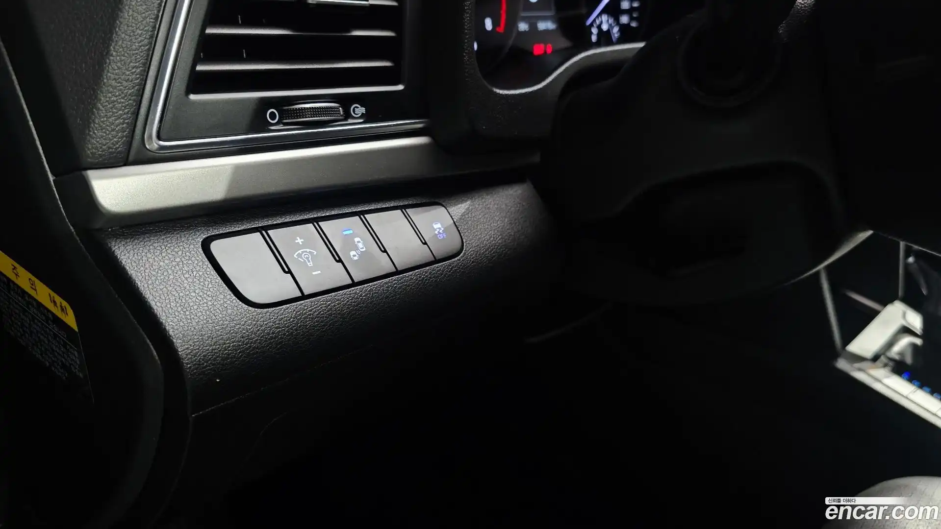 AVANTE Hyundai 2018.4-OPTION-021