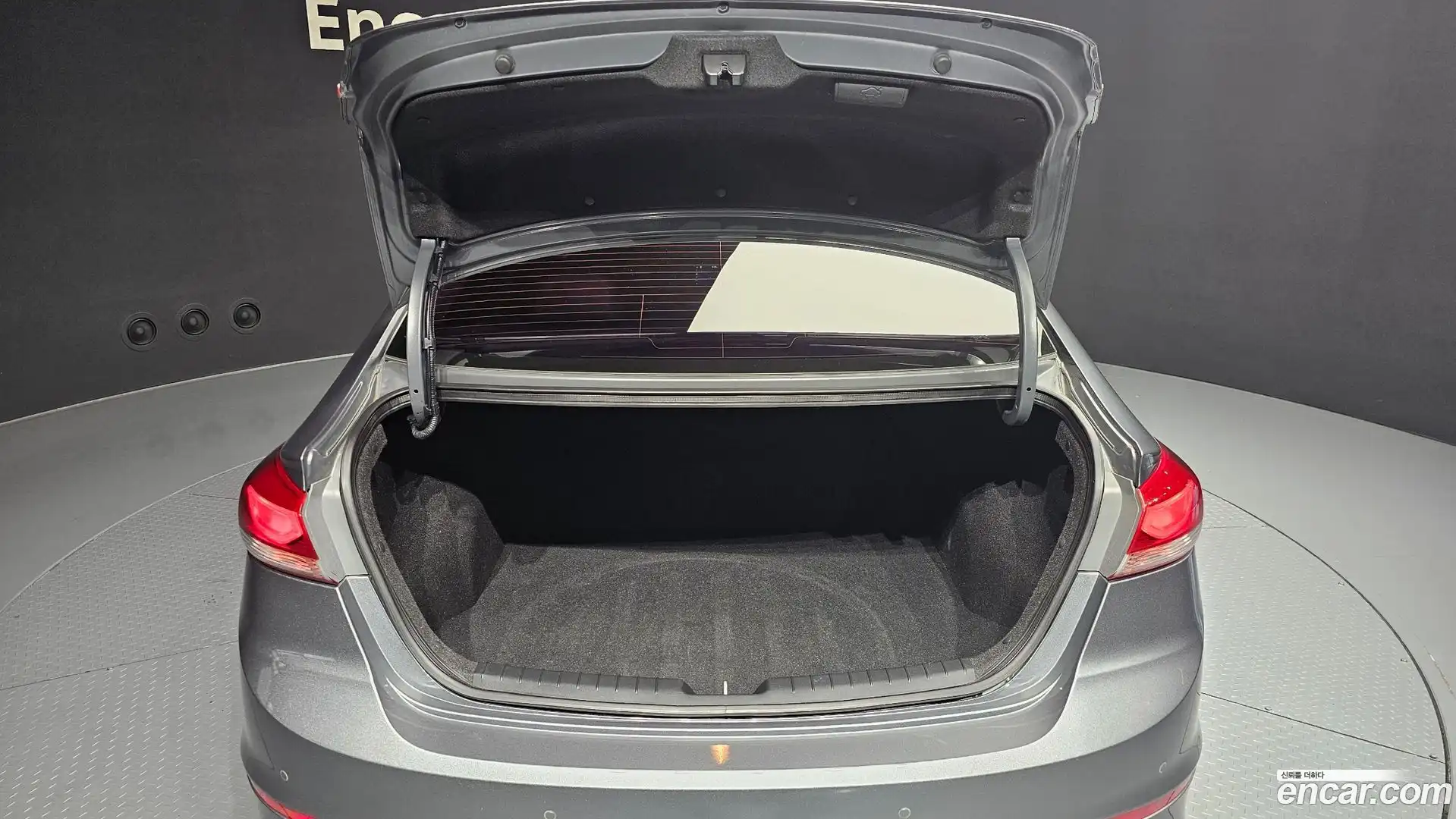 AVANTE Hyundai 2018.4-OPTION-024