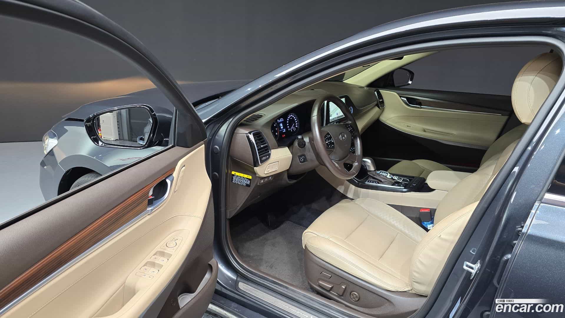 Grandeur Hyundai 2017.8-INNER-010