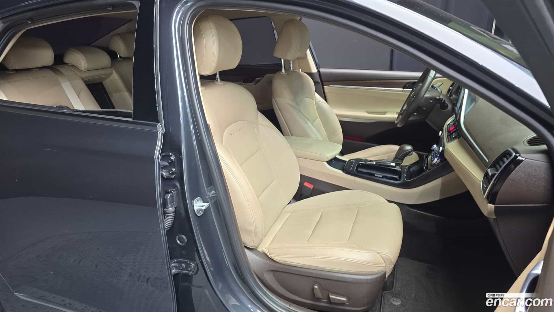 Grandeur Hyundai 2017.8-OPTION-016