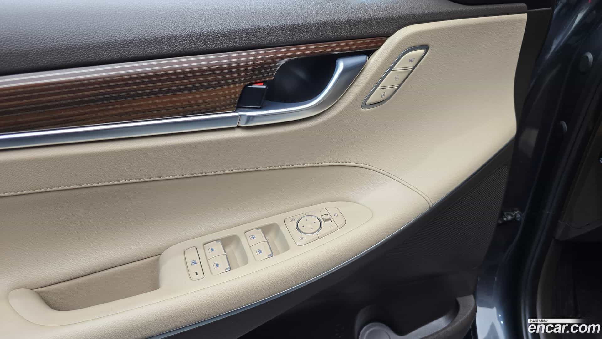 Grandeur Hyundai 2017.8-OPTION-018