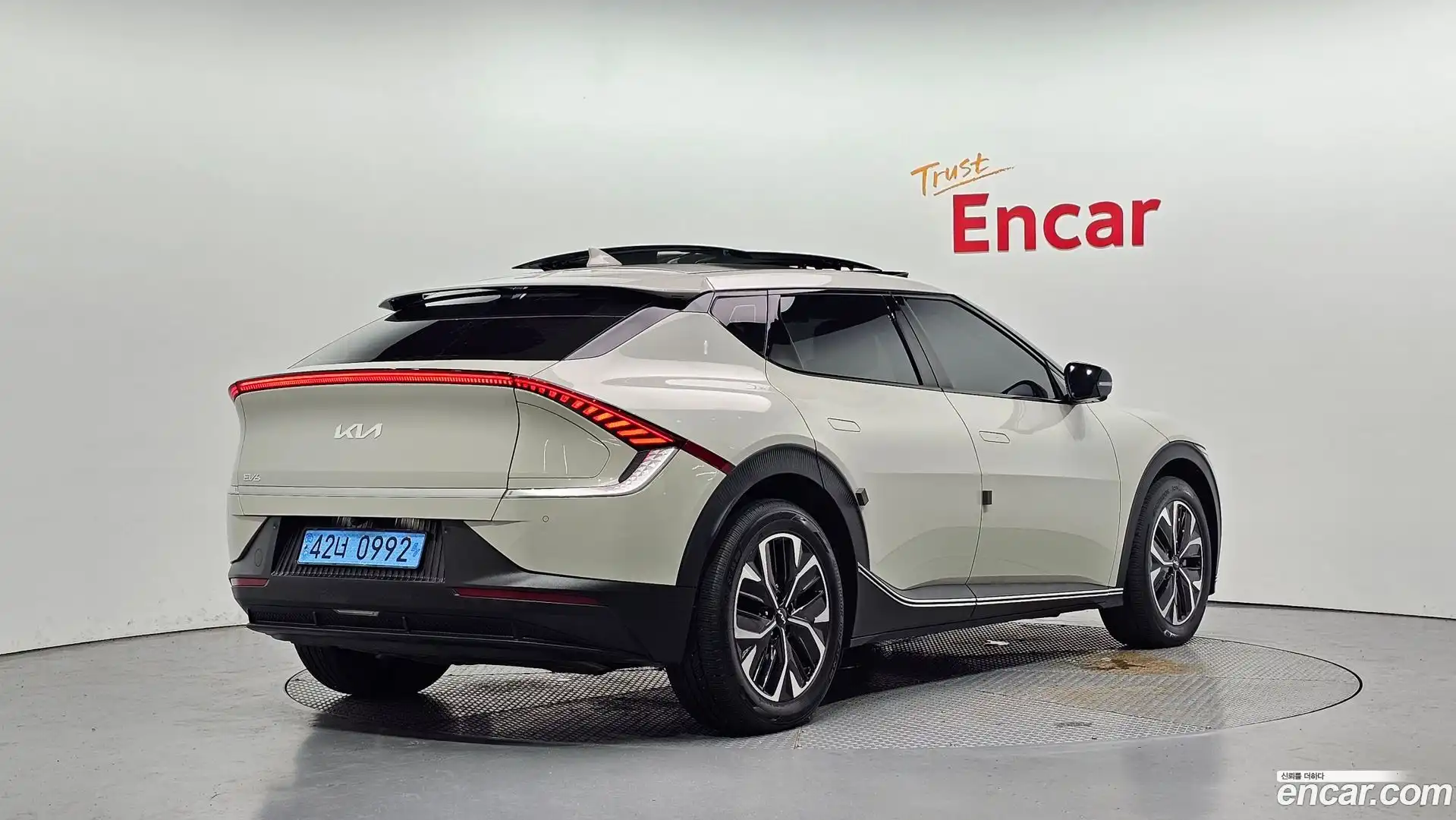 EV6 Kia 2021.11-OUTER-002