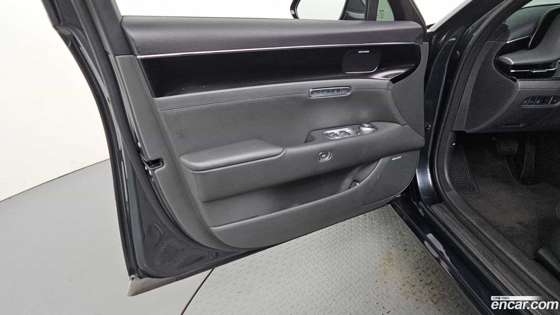G90 Genesis 2022.6-INNER-034