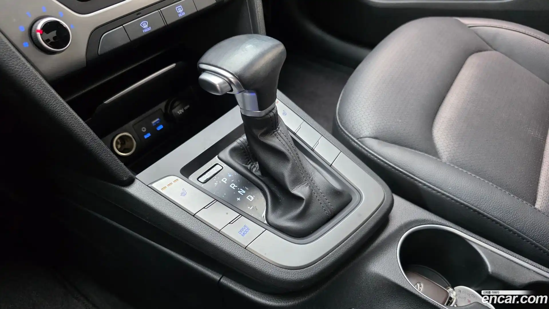 AVANTE Hyundai 2017.7-INNER-009
