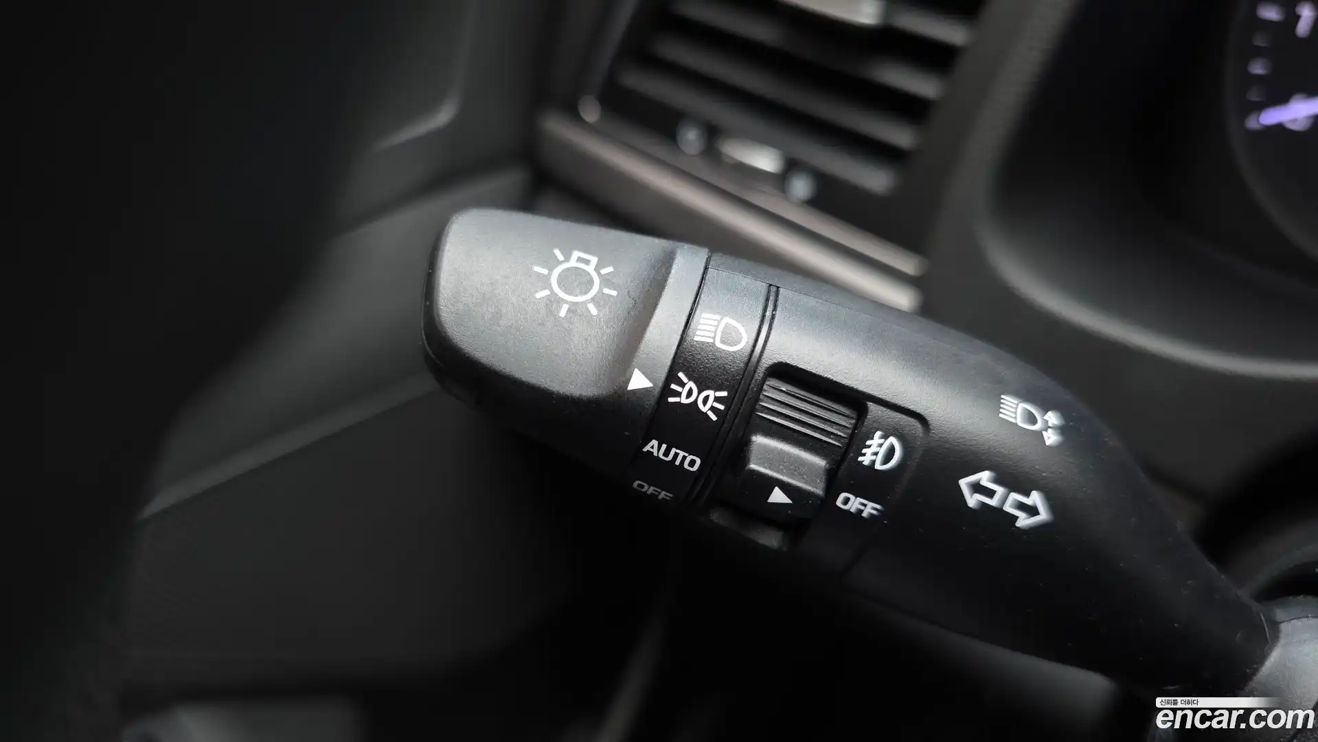 AVANTE Hyundai 2017.7-OPTION-022