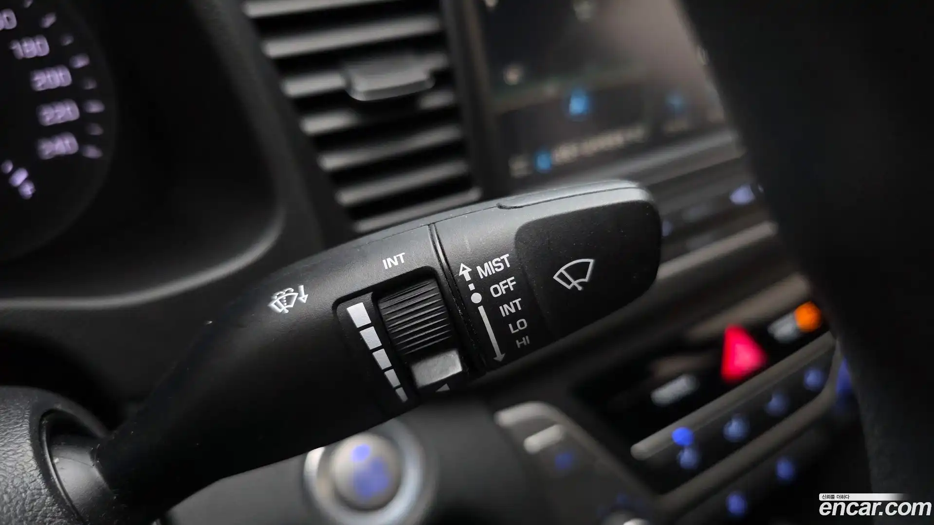 AVANTE Hyundai 2017.7-OPTION-024