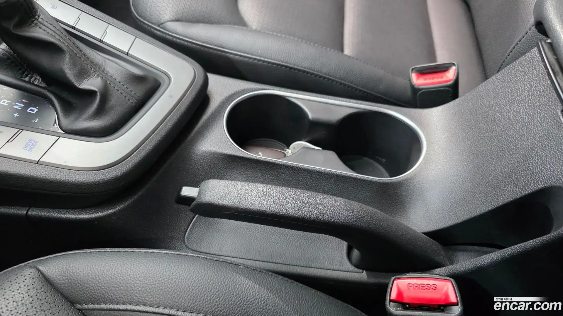 AVANTE Hyundai 2017.7-OPTION-041