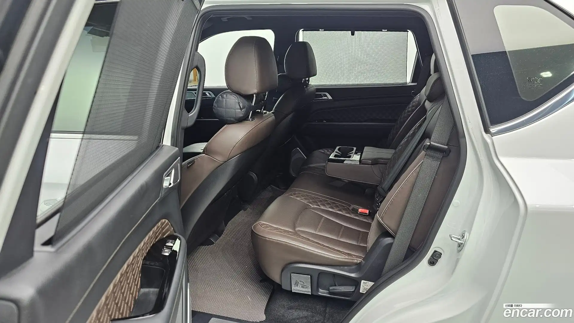 Rexton KG Mobility 2021.10-INNER-036
