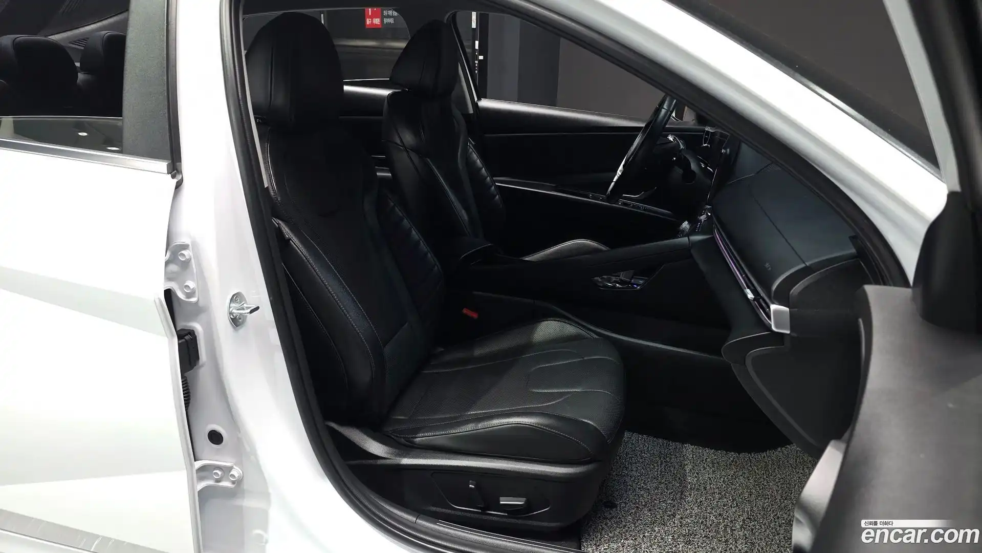 AVANTE Hyundai 2023.3-OPTION-015