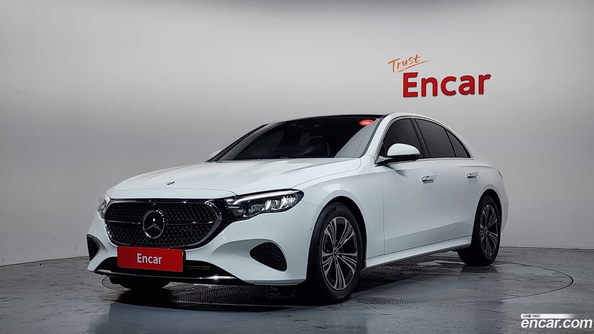 E-Class Mercedes-Benz 2024.8-OUTER-001