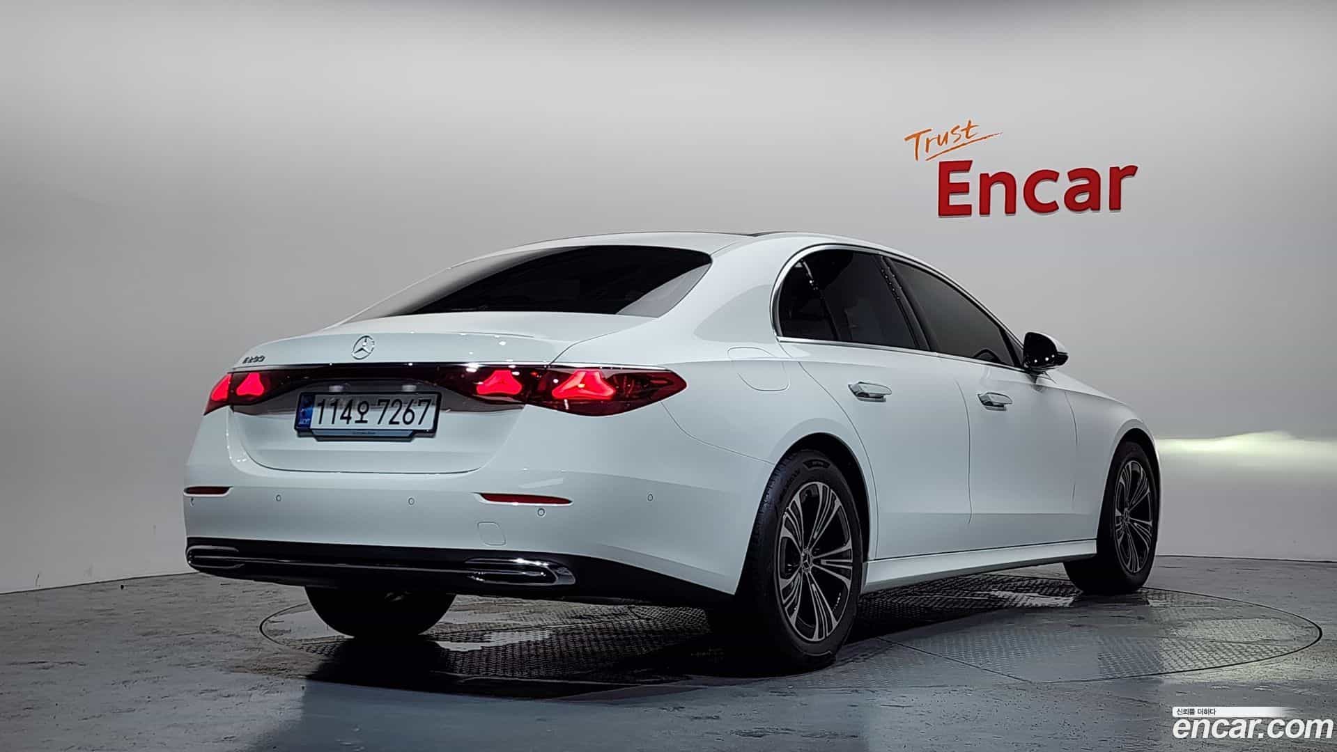 E-Class Mercedes-Benz 2024.8-OUTER-002