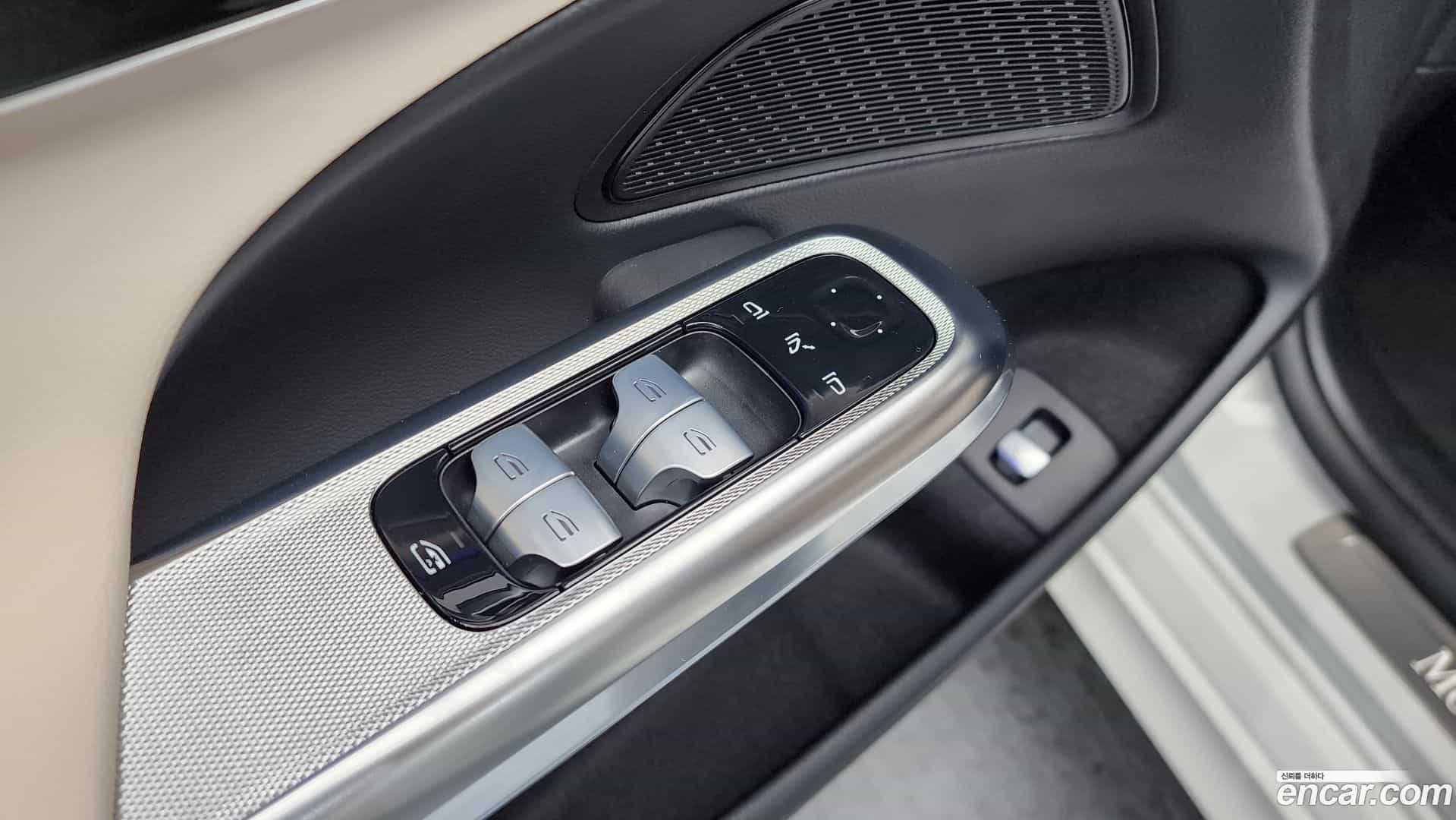 E-Class Mercedes-Benz 2024.8-OPTION-042