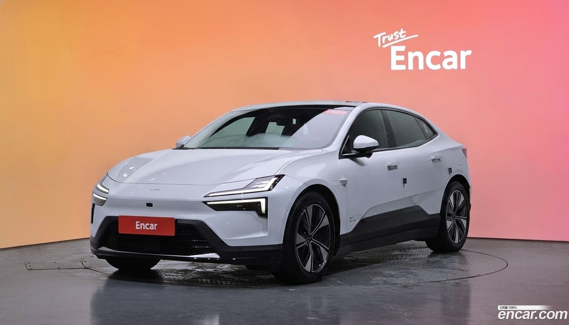 Main__Slider__Photo:Polestar 4 Polestar 2025.5-0