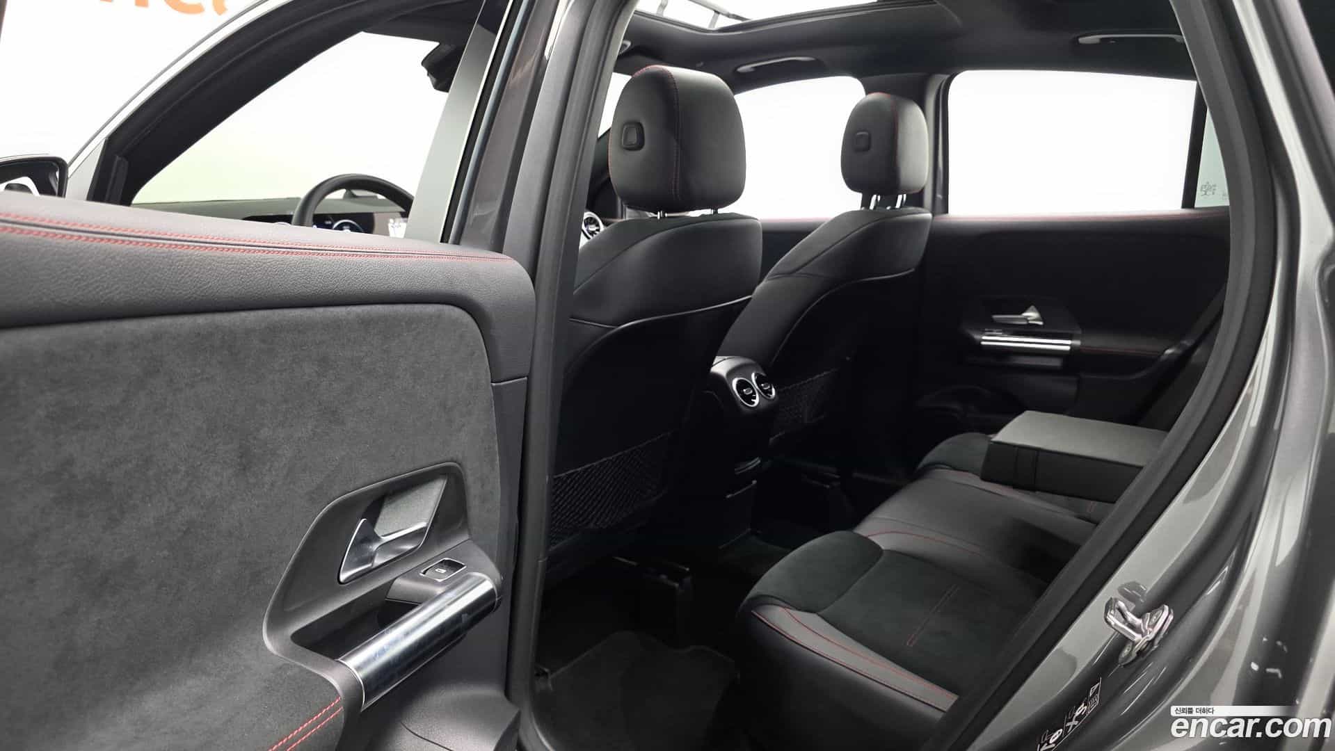 GLA-Class Mercedes-Benz 2022.11-OPTION-015