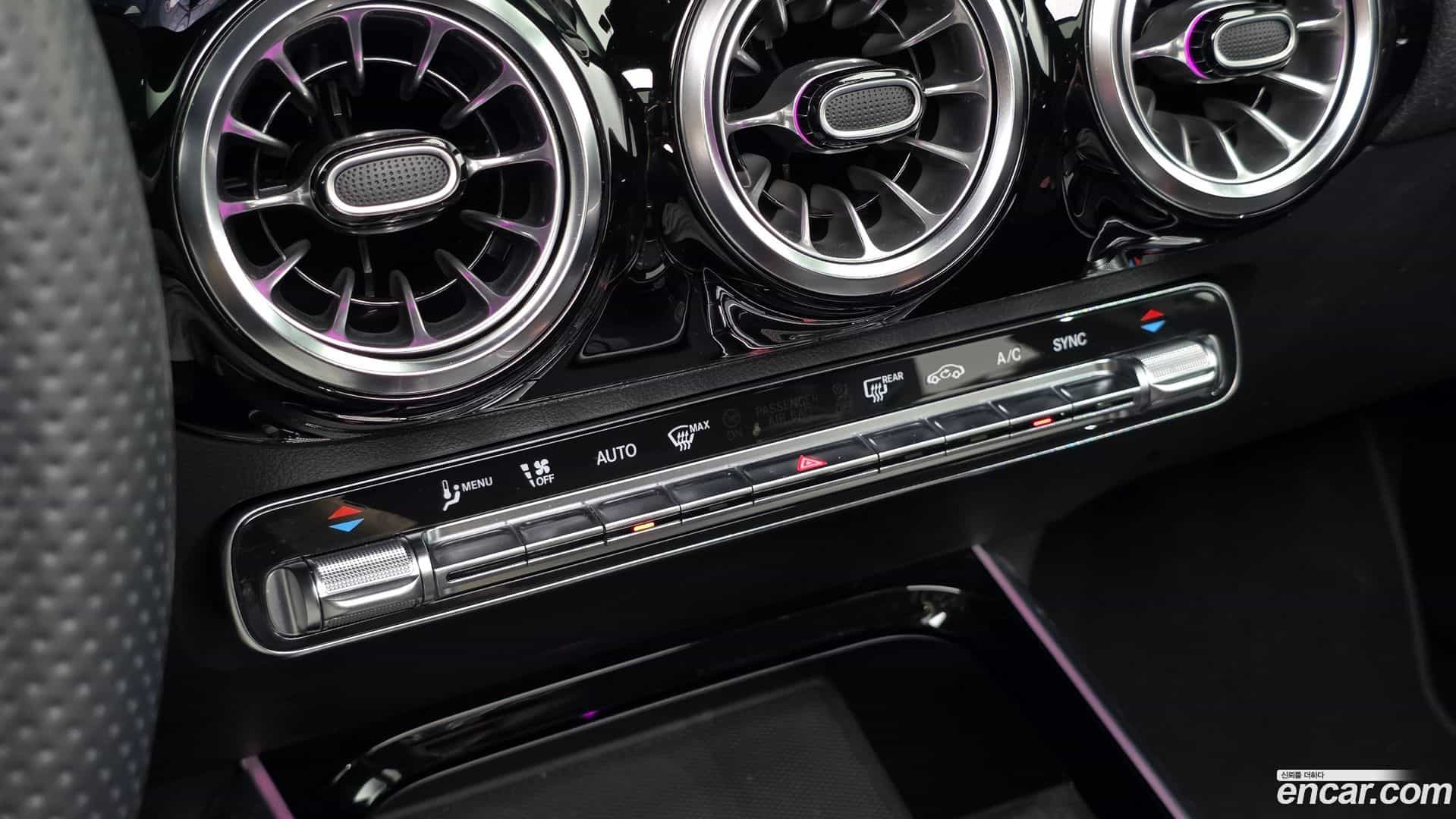 GLA-Class Mercedes-Benz 2022.11-OPTION-022