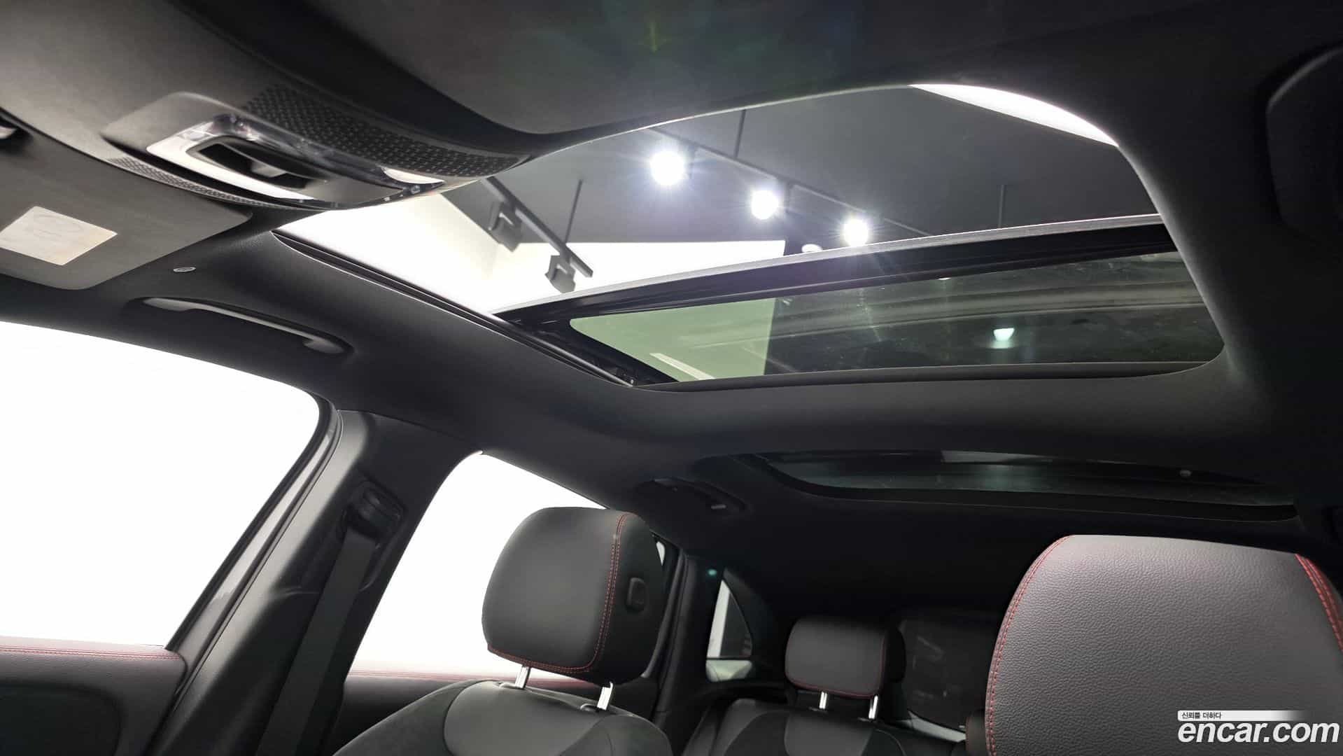 GLA-Class Mercedes-Benz 2022.11-OPTION-023