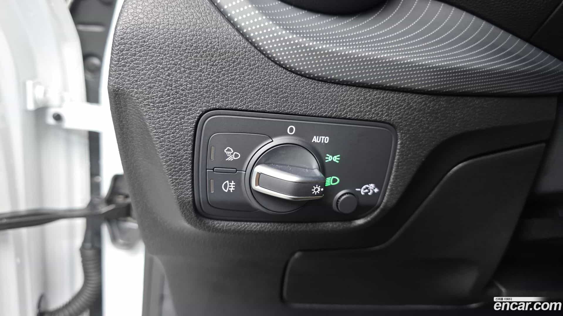 Q2 Audi 2023.11-OPTION-017