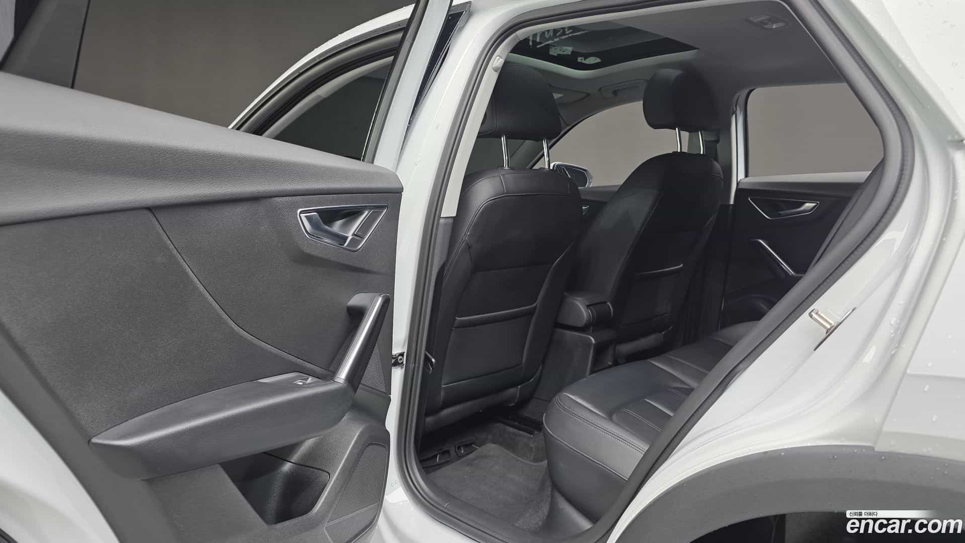 Q2 Audi 2023.11-OPTION-042