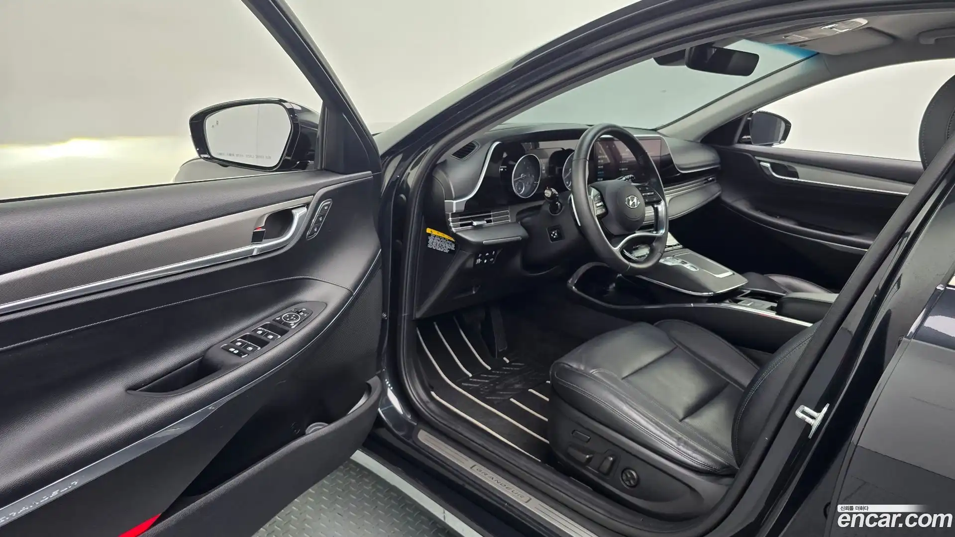Grandeur Hyundai 2019.11-INNER-010