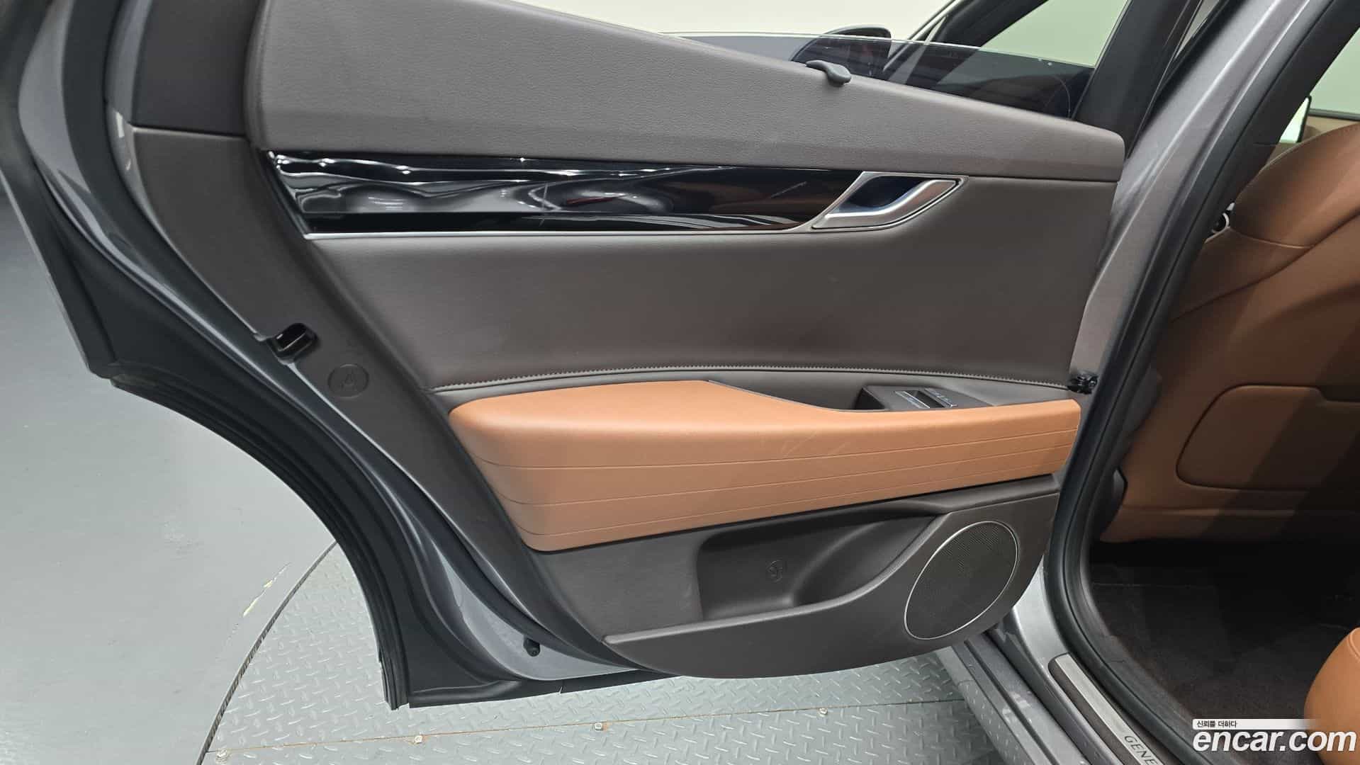 G80 Genesis 2023.4-INNER-035