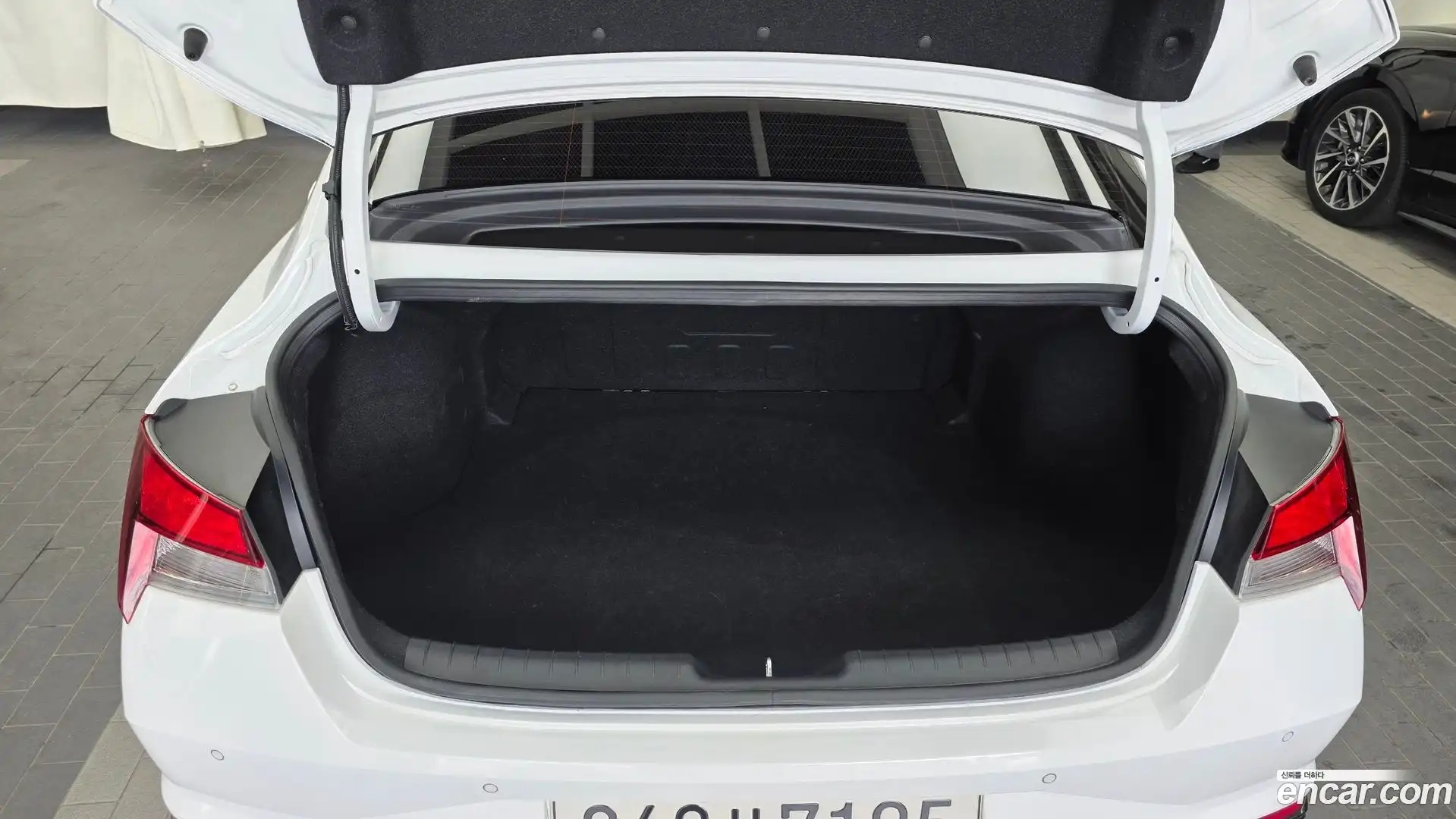 AVANTE Hyundai 2023.2-OPTION-024