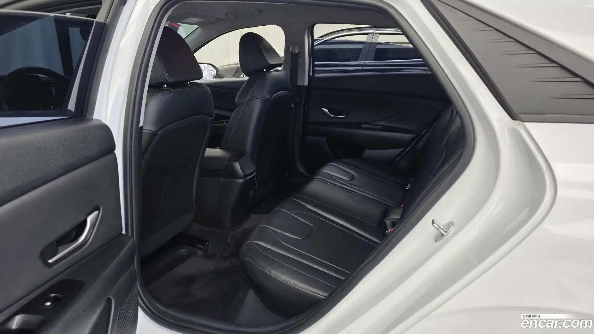 AVANTE Hyundai 2023.2-INNER-036