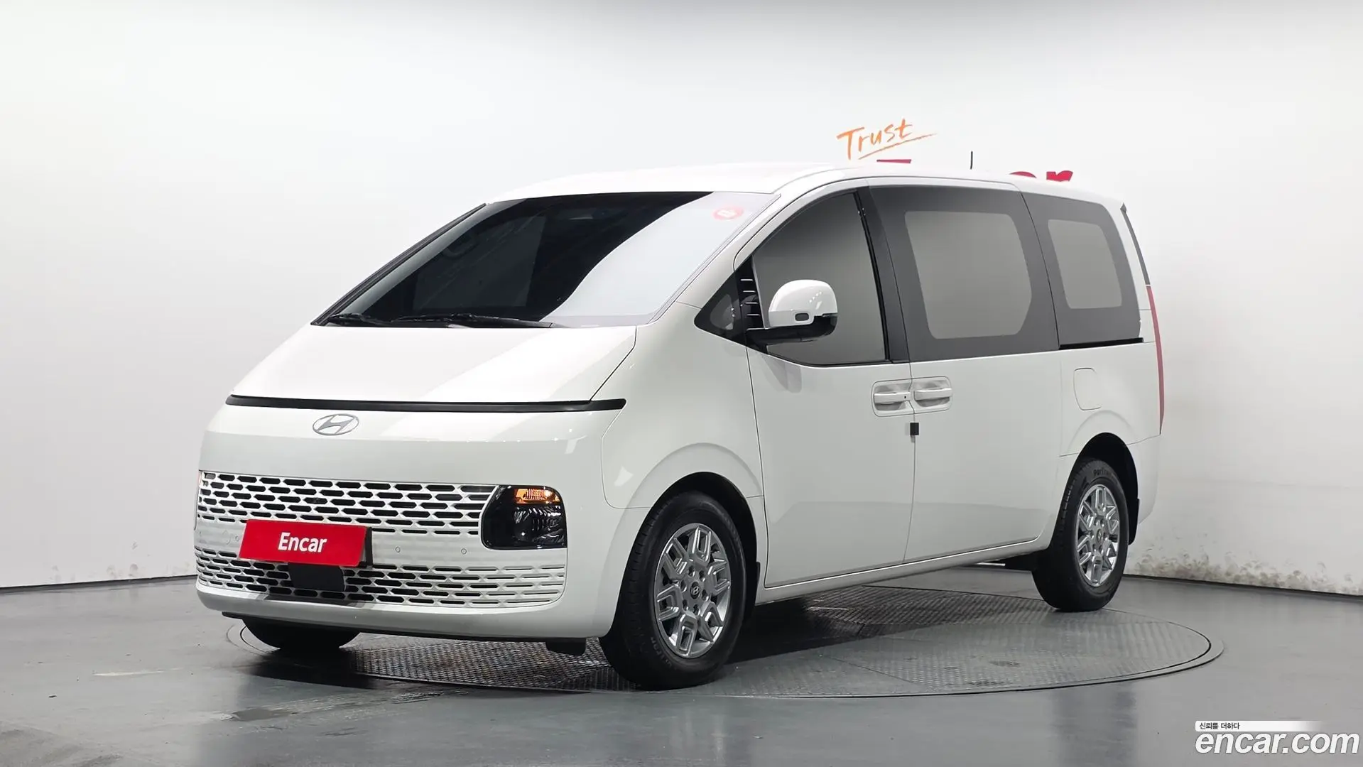 Main__Slider__Photo:Staria Hyundai 2025.3-0