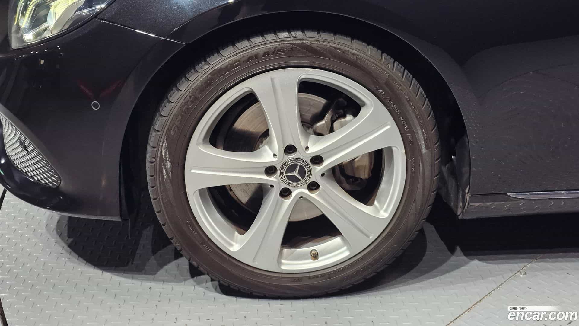 E-Class Mercedes-Benz 2018.4-OUTER-005
