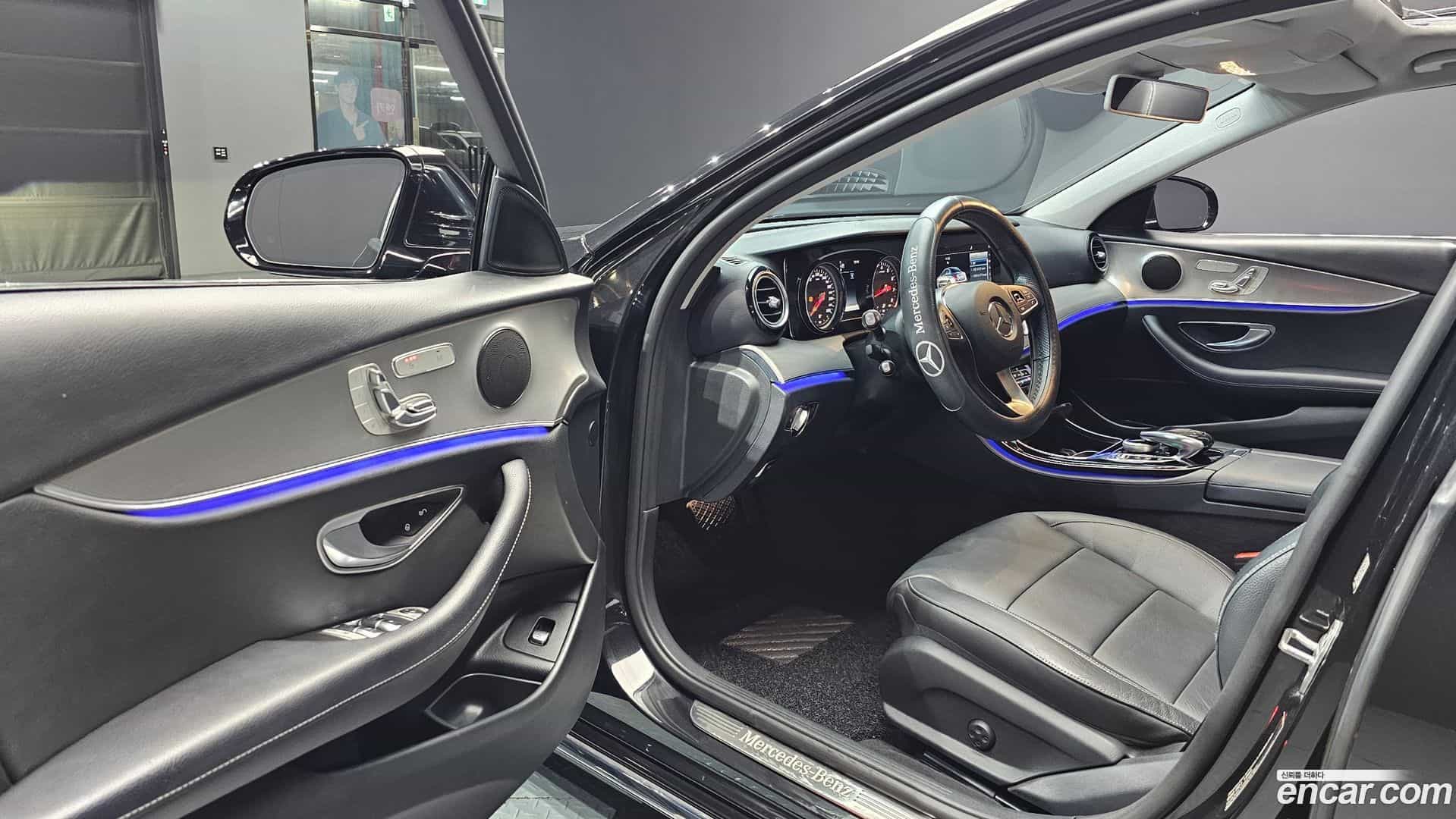 E-Class Mercedes-Benz 2018.4-INNER-010