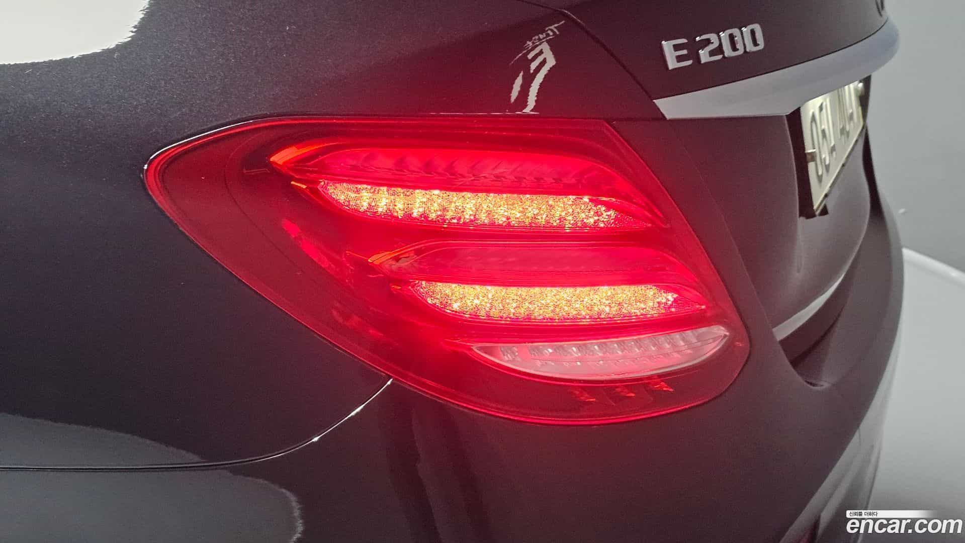 E-Class Mercedes-Benz 2018.4-OUTER-033