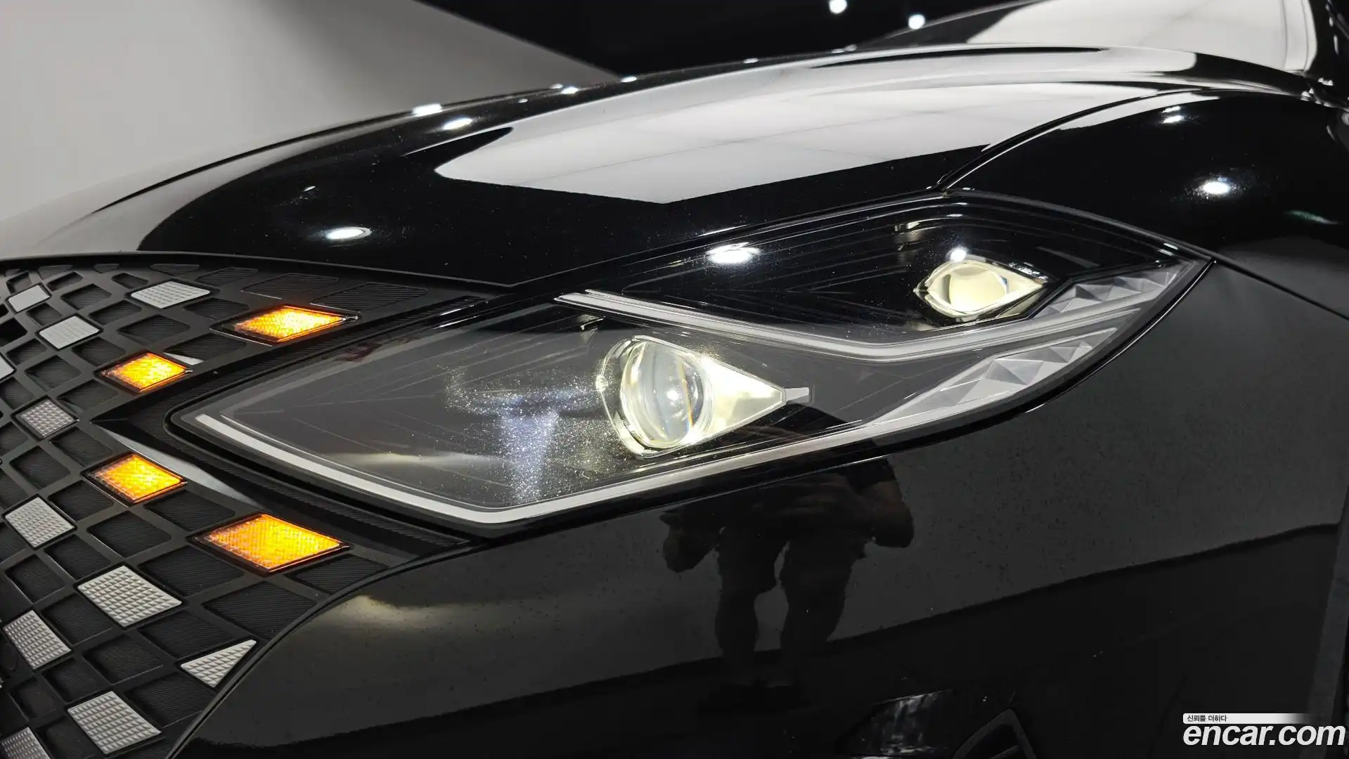 Grandeur Hyundai 2020.0-OUTER-032
