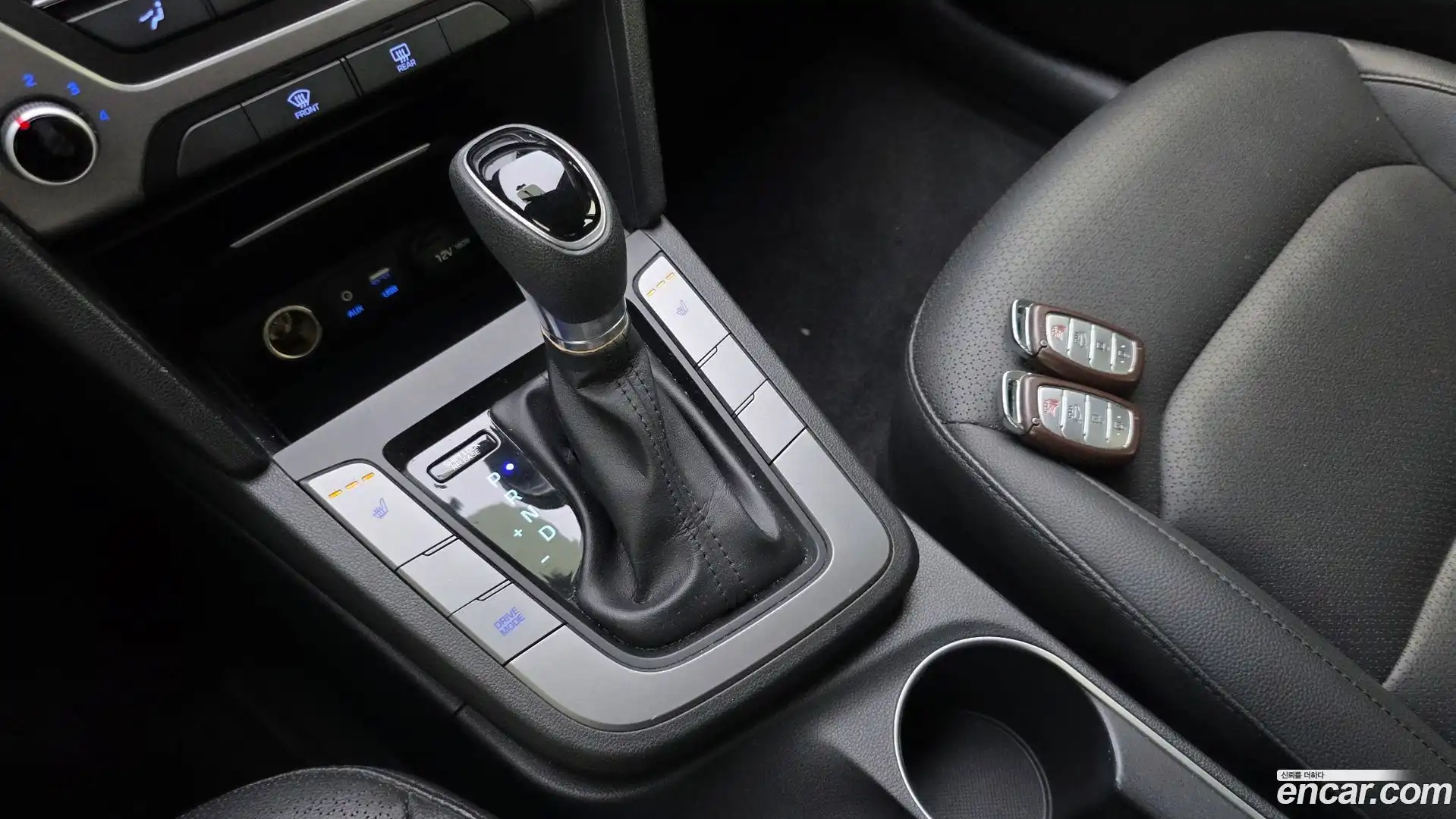 AVANTE Hyundai 2016.9-INNER-009