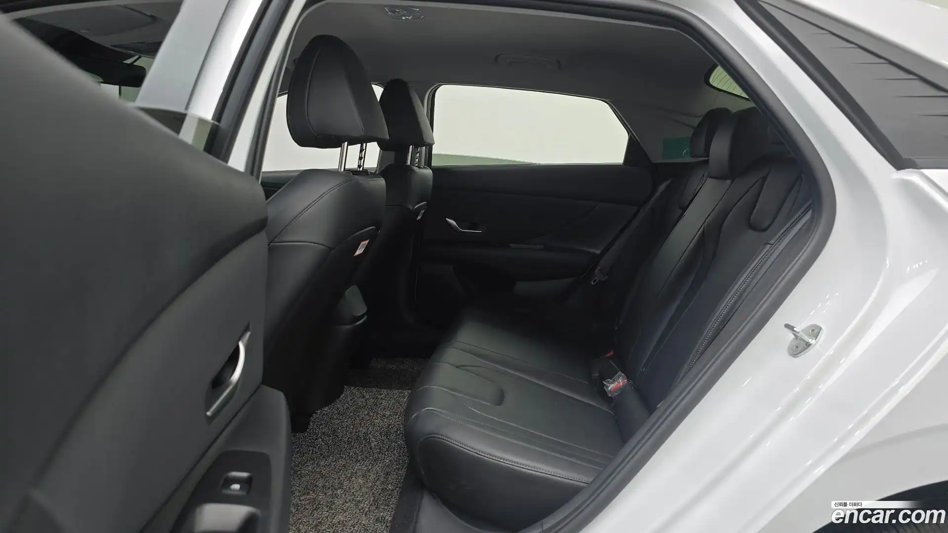 AVANTE Hyundai 2021.9-OPTION-016