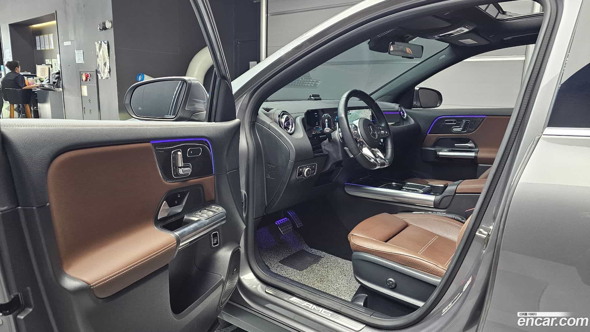GLA-Class Mercedes-Benz 2022.4-INNER-010