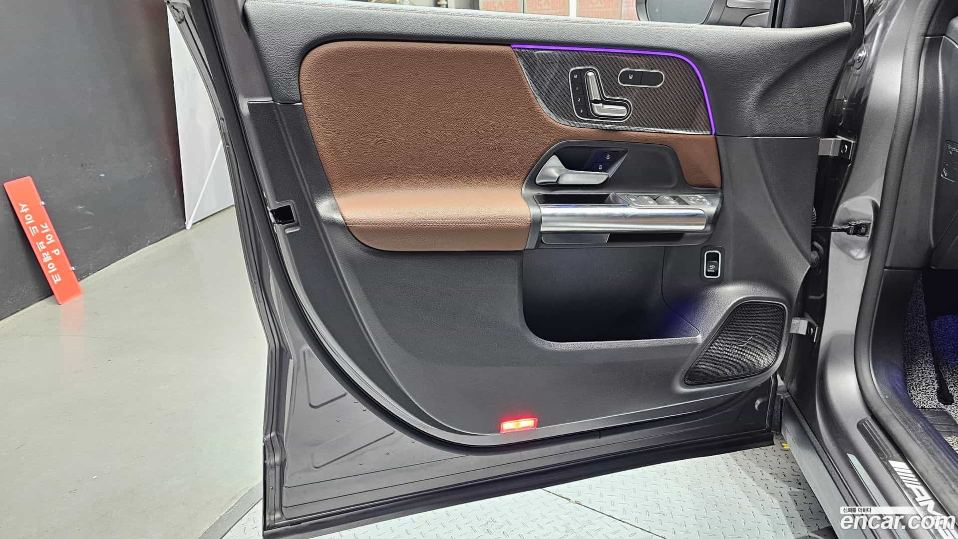 GLA-Class Mercedes-Benz 2022.4-INNER-034