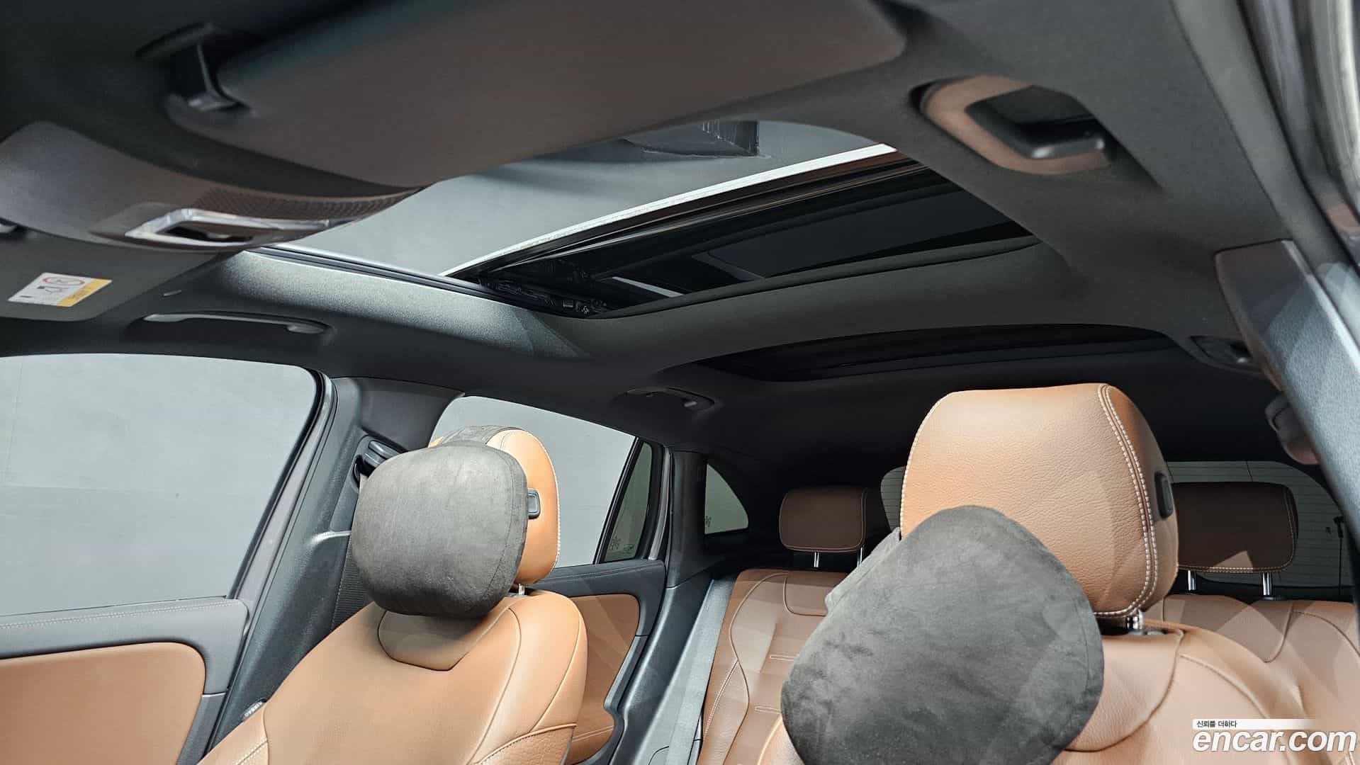 GLA-Class Mercedes-Benz 2022.4-OPTION-044