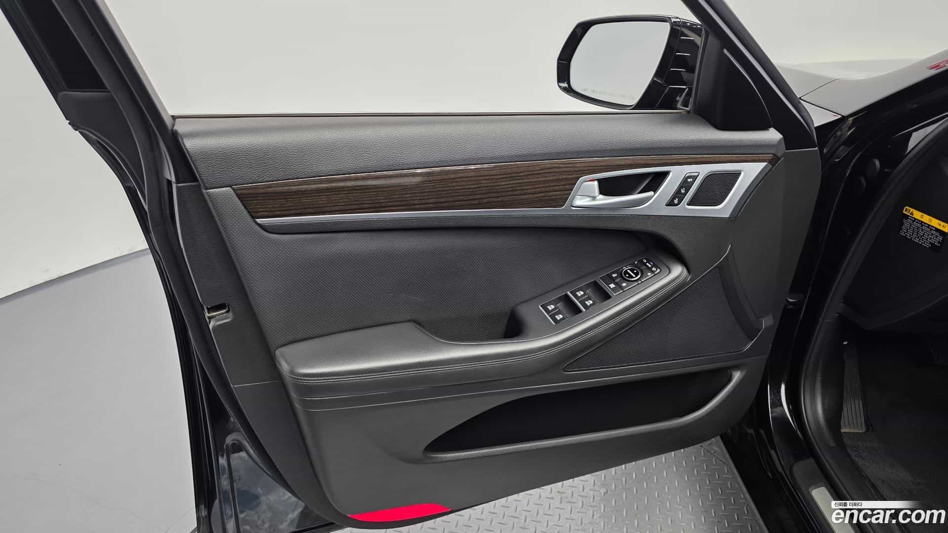 G80 Genesis 2016.6-INNER-034
