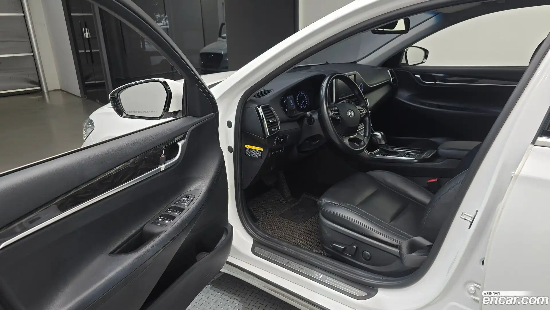 Grandeur Hyundai 2017.8-INNER-010