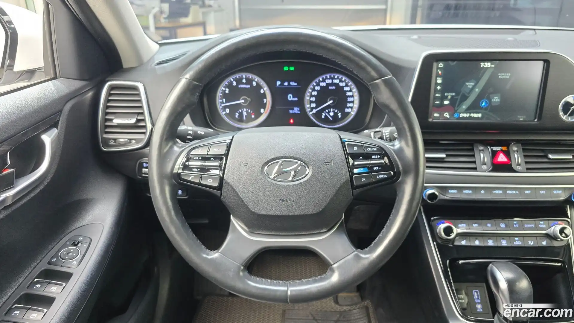 Grandeur Hyundai 2017.8-OPTION-017