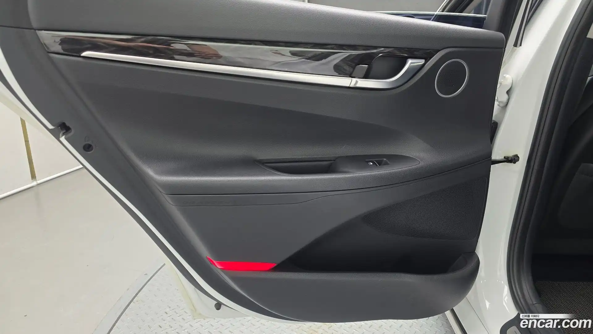 Grandeur Hyundai 2017.8-INNER-035
